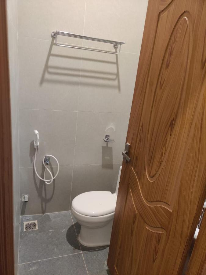 Готель Sri Balaji Lodging Тіруччендур Екстер'єр фото